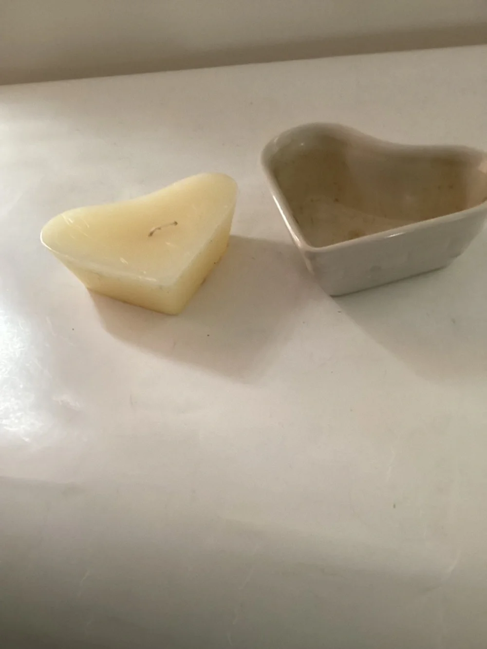 Vintage Longaberger Woven Tradition Ivory Pattern heart dish with candle